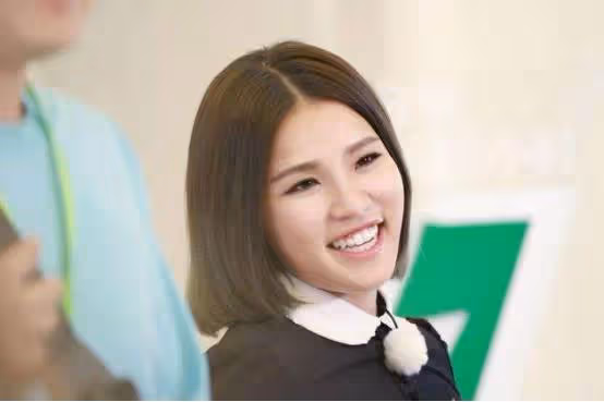 有種「整容」叫謝依霖生二胎！當初被嘲「又胖又醜」，如今「逆襲成女神」，網友：顏值飆升媲美楊冪