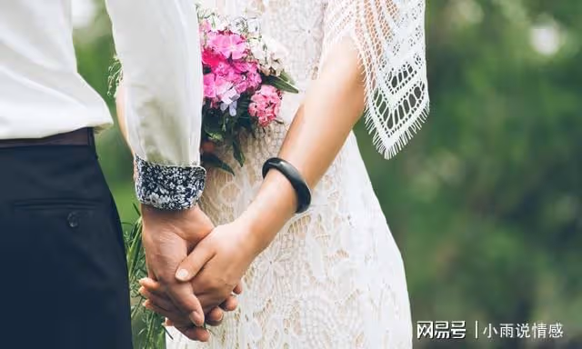 「老婆,知錯了就給婆婆道歉,趕緊做晚飯」「不了,還是離婚吧」