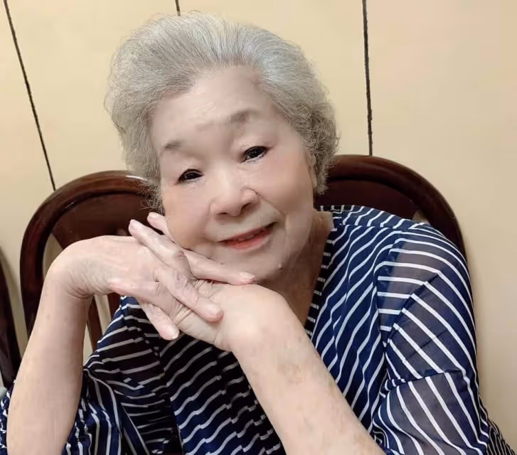 拄拐杖消失多年！89歲素珠阿姨「同框初戀夫」曝老後近況　外表裝強勢「內心小女人」溫柔待尪