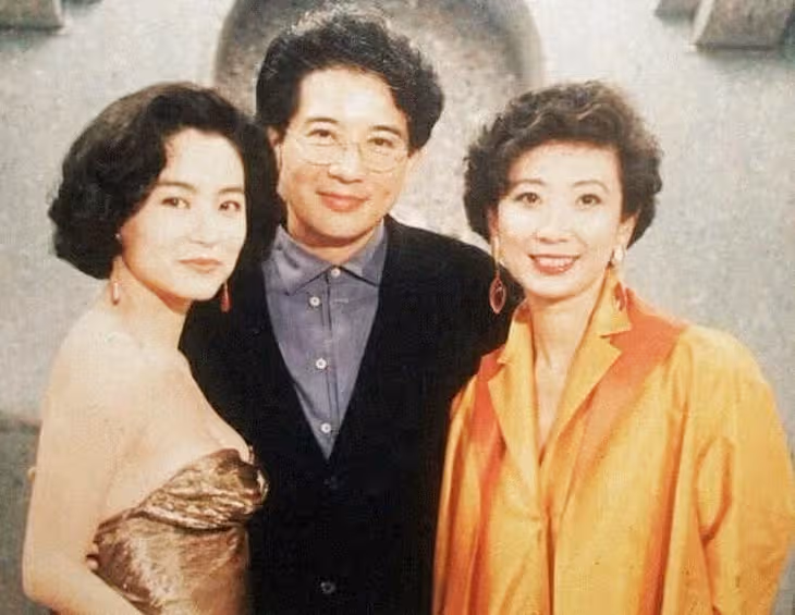 成龍:當初50個人拿刀砍我,就他留下救我,這輩子任他欺負