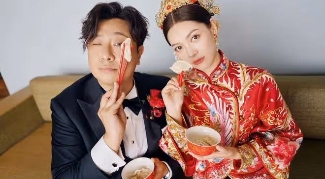 31歲喜劇演員大婚眾星祝賀!老闆賈玲熱淚盈眶,德雲社演員也現身