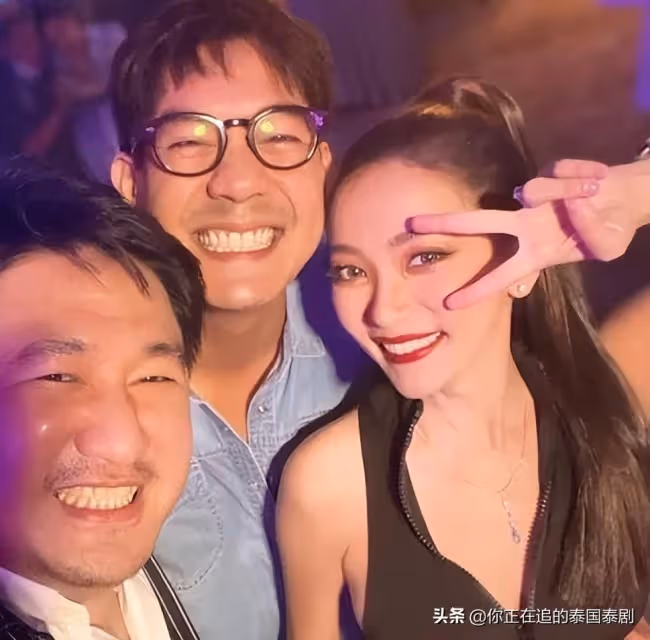 Weir大婚，Bella 舉動備受關注