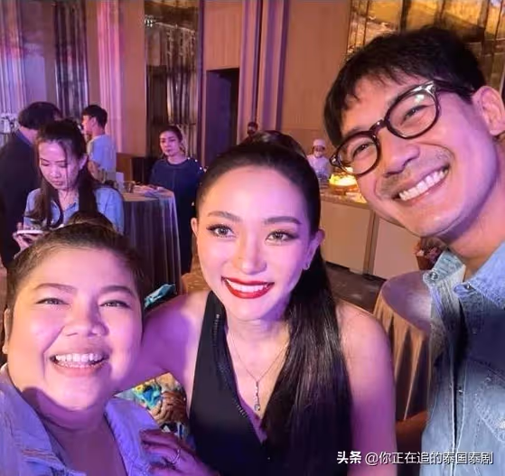 Weir大婚，Bella 舉動備受關注
