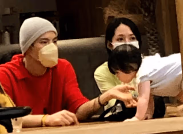 曝郭碧婷剛生完二胎 向佐約多位美女飲酒K歌