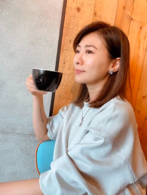 42歲女星網戀被騙676萬!從未見面稱對方老公,有恐婚症至今未婚