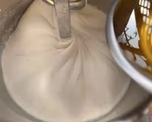 野生酵母麵包                           黑豆松子恰巴塔