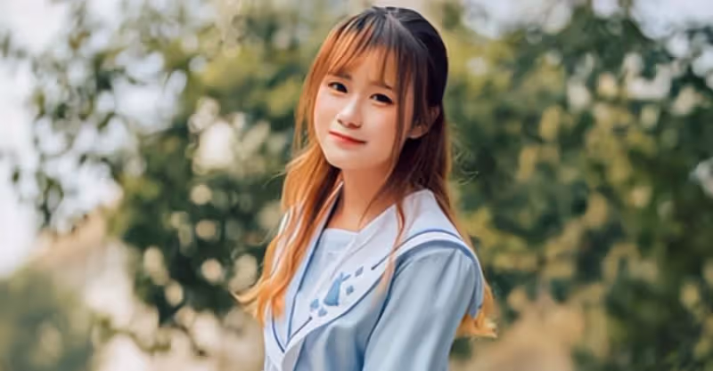 妻子洗澡時，前男友發：「想你了」丈夫替妻子回覆：來吧，他不在