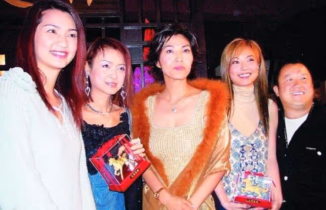 譚詠麟熒幕搭檔罕露面!出家8年慈眉善目,62歲生日獲港姐送蛋糕
