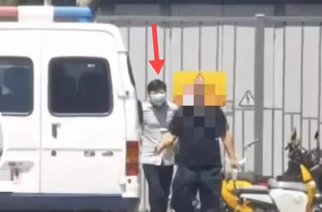 網傳配音圈大佬姜廣濤被抓!疑被十幾位警察包抄,現場曝光引熱議