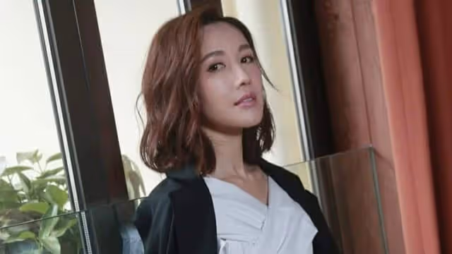 李施嬅康復後出國散心　夏威夷潛水遇海豚群