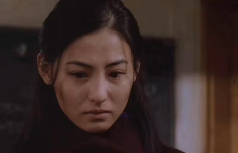 素顏拍戲的香港女星：關之琳只塗唇膏，張柏芝太上鏡，導演只能讓她「四十小時」不睡覺