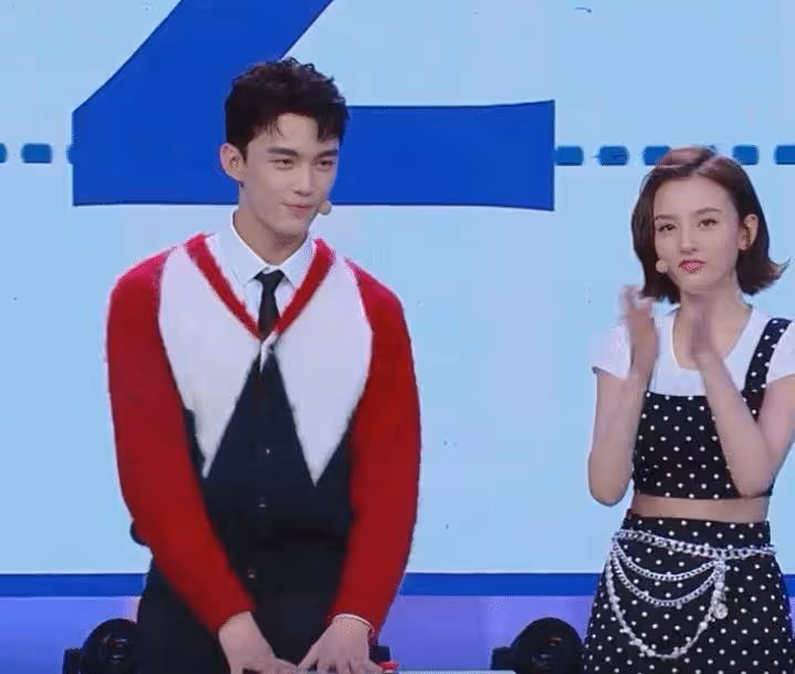 吳磊合作9位陸劇女星CP感！搭趙露思CP感炸裂，大9歲譚松韻也很搭，和迪麗熱巴卻無火花？