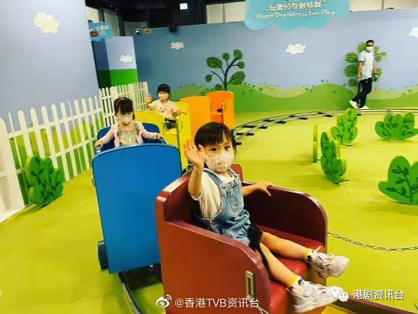 楊茜堯帶女兒參與同樂日!小珍珠勁可愛風頭蓋阿媽