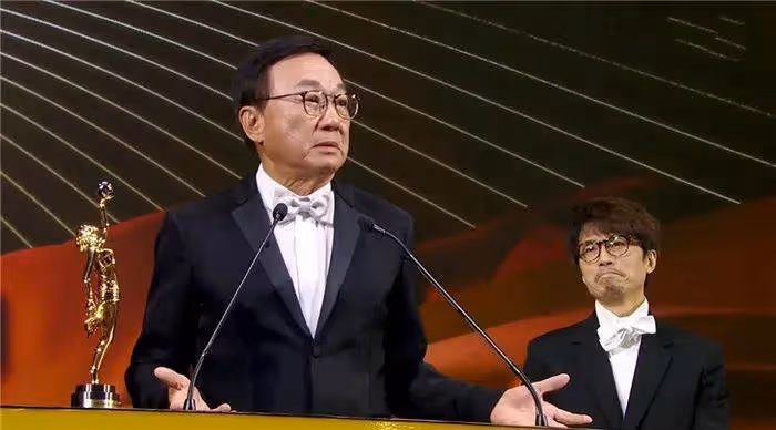 香港電影金像獎10大精彩瞬間:吳孟達閃現,劉德華為陳木勝頒獎