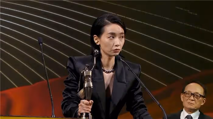 香港電影金像獎10大精彩瞬間:吳孟達閃現,劉德華為陳木勝頒獎