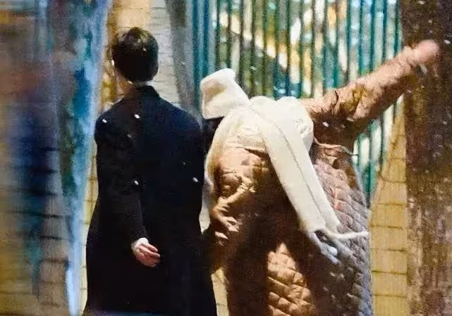 楊洋路透生圖曝光,無美顏下顏值夢回肖奈,有沒有發腮一看便知_感覺_時尚_喬晶晶