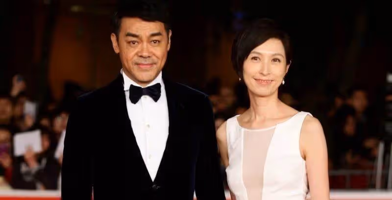 影帝劉青雲1年沒戲拍,失業在家沒收入,卻第一次看清老婆:我娶了個好女人