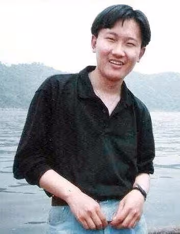74歲老母親打工13年,替子還330萬高利貸:兒啊,債清了,你回來吧