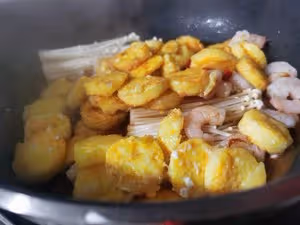 蝦仁豆腐煲