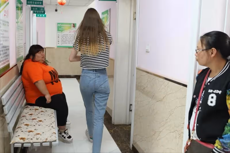 老婆當初是「校花」，因為太美怕別人搶，老公把校花老婆養成330斤，不能生娃遭婆婆嫌棄