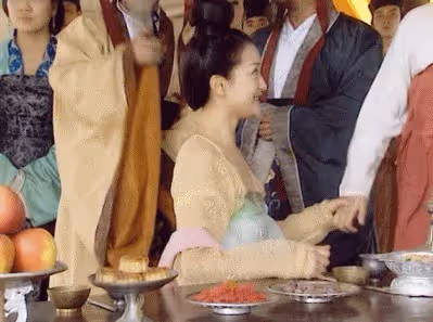 周迅18歲時曾做人體模特,油畫曝光才被大眾熟知,一幅畫賣185萬