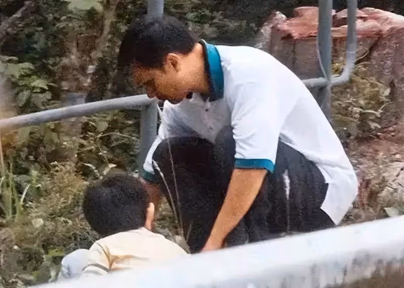 曾和劉德華齊名 10年前為兒子退出影壇 「堅持每天24小時陪伴」自閉癥兒子 「5年花3000萬」如今兒子逆襲成學霸