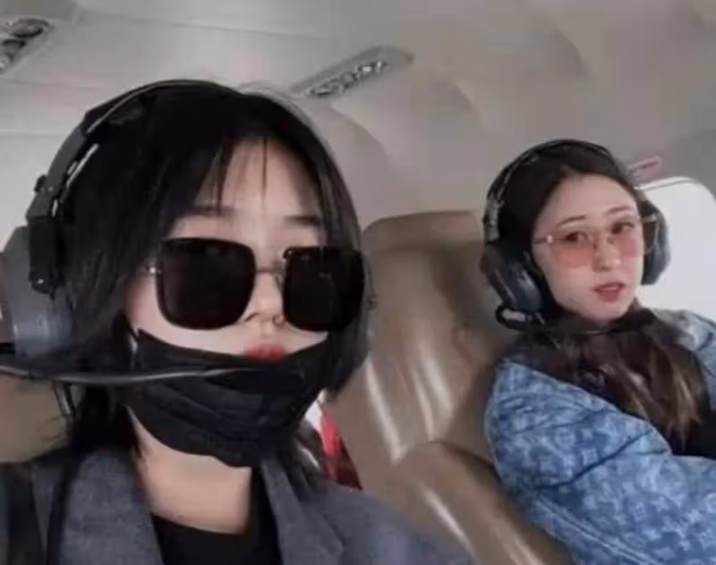 17歲的汪曼熙:爸爸是汪峰,後媽是章子怡,如今被寵成「內地名媛」