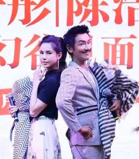 6對經典熒幕情侶再同框,曾經的俊男靚女,現在卻已物是人非?