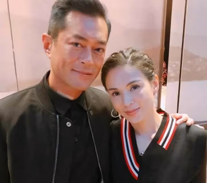 6對經典熒幕情侶再同框,曾經的俊男靚女,現在卻已物是人非?