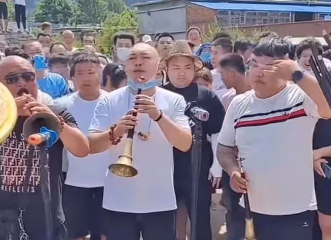 趙本山弟子參加葬禮吹嗩吶 被曝事後收20萬費用