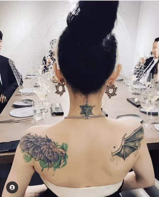 具俊曄演出放歌示愛大s,兩人十指相扣等紅綠燈被偶遇,如膠似漆
