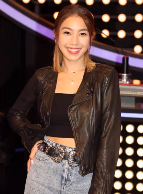 姜大衛率一眾家族成員上節目!集體穿皮衣太酷炫,男帥女美好養眼