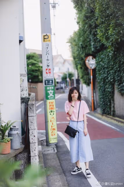 《以家人之名》譚松韻穿搭秘訣!譚松韻示範小個子減齡穿搭真的太美了,宋威龍、張新成都淪陷!