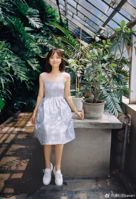 《以家人之名》譚松韻穿搭秘訣!譚松韻示範小個子減齡穿搭真的太美了,宋威龍、張新成都淪陷!