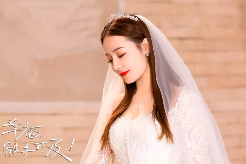 迪麗熱巴9個陸劇新娘造型!《你是我的榮耀》甜美,《三生三世枕上書》紫色嫁衣超華麗!