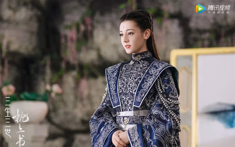 迪麗熱巴9個陸劇新娘造型!《你是我的榮耀》甜美,《三生三世枕上書》紫色嫁衣超華麗!