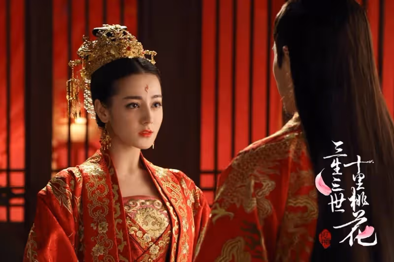 迪麗熱巴9個陸劇新娘造型!《你是我的榮耀》甜美,《三生三世枕上書》紫色嫁衣超華麗!