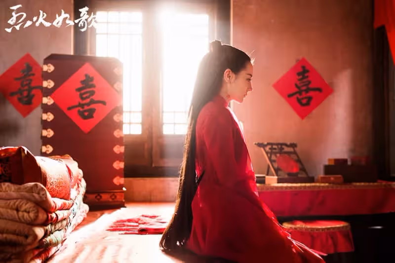 迪麗熱巴9個陸劇新娘造型!《你是我的榮耀》甜美,《三生三世枕上書》紫色嫁衣超華麗!