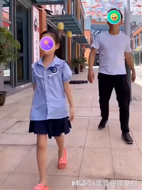 孩子在街上和媽媽打招呼,媽媽卻把孩子推開:我不是你的母親