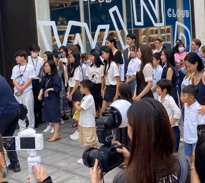 潘粵明凌晨轉發董潔兒子近照,連連道謝令人心疼,已9年未見孩子