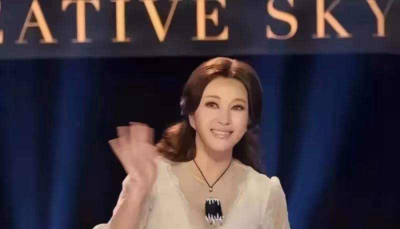 鉆石粉塗臉，96套房產，垃圾桶6萬，這12位女星真「壕無人性」