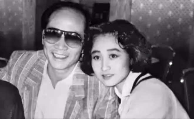 李連杰87歲岳父罕露面!定居內地精神矍鑠,頭髮稀疏長相神似利智