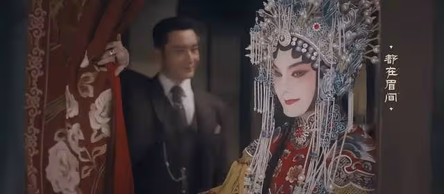 黃曉明尹正再同框,共打一把傘秀兄弟情,殷桃穿一身粉似少女