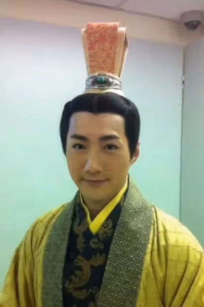 38歲男星官宣結婚!老婆身份成謎引發熱議,曾與陳自瑤談過姐弟戀