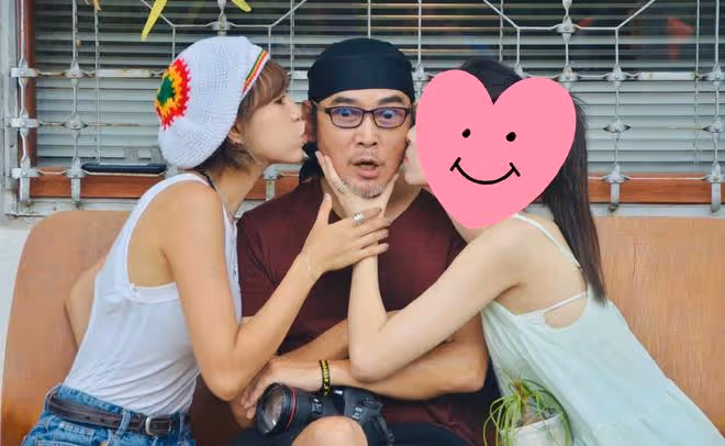 焦恩俊全家福曝光!被倆女兒獻吻很幸福,小女兒皮膚白到發光