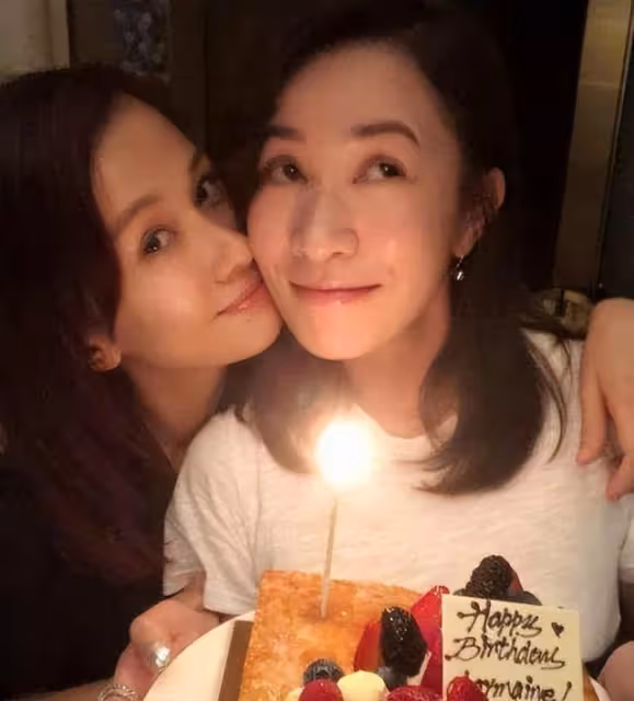 TVB視後為圈中好姐妹慶生!兩人曬鬼馬合照,淡妝出鏡狀態佳