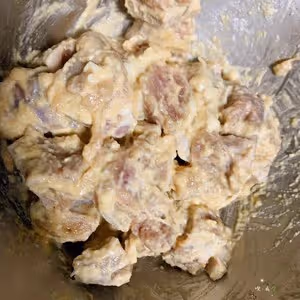金牌蒜香骨（好吃到舔手指～做了你一定會來誇我😍還可以拿來做蒜香雞翅哦！）