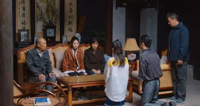 女主一路開掛打怪獸、醜化農村人?趙麗穎新劇熱播,劇本卻頻翻車