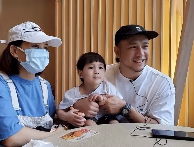 態度反轉!知名港星開直播自曝要追生四胎,不久前揚言做結紮手術