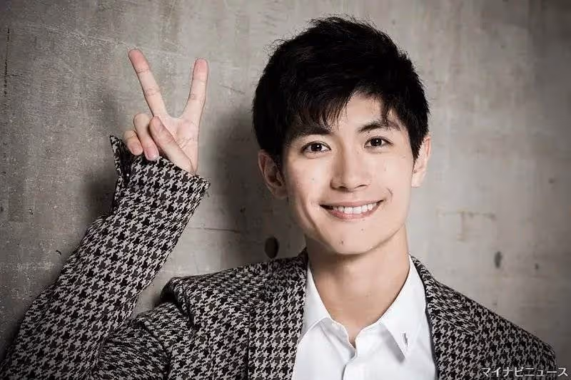 當紅男星享年30歲,在家中離開骨灰放2年終於下葬永眠地曝光,母親悲吐心聲:現在還是很不安